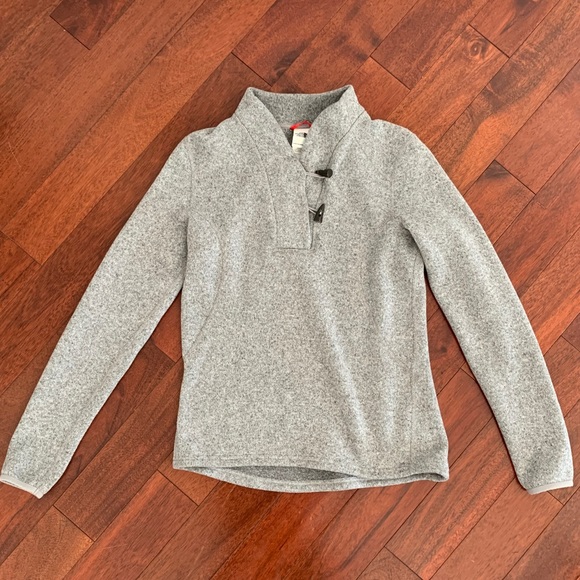 north face toggle pullover